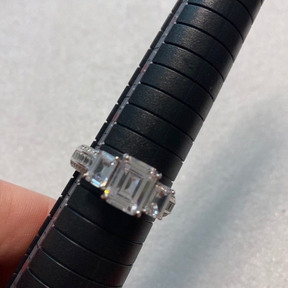 Wedding ring - Picture 4 of 7